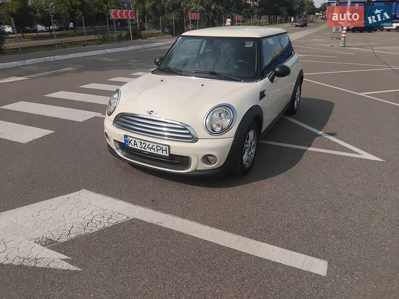 Хэтчбек MINI Cooper 2011 в Киеве
