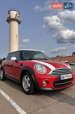 Хэтчбек MINI Cooper 2011 в 