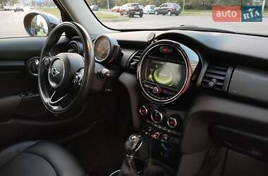 Хэтчбек MINI Cooper 2016 в 