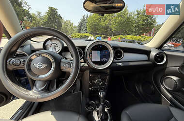 Хэтчбек MINI Cooper 2012 в 