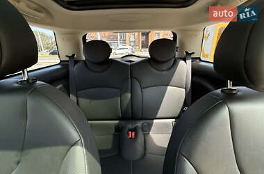 Хэтчбек MINI Cooper 2012 в 