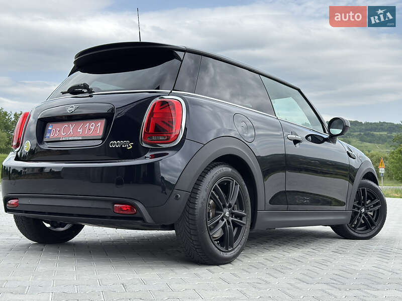 Хэтчбек MINI Cooper 2023 в Черновцах