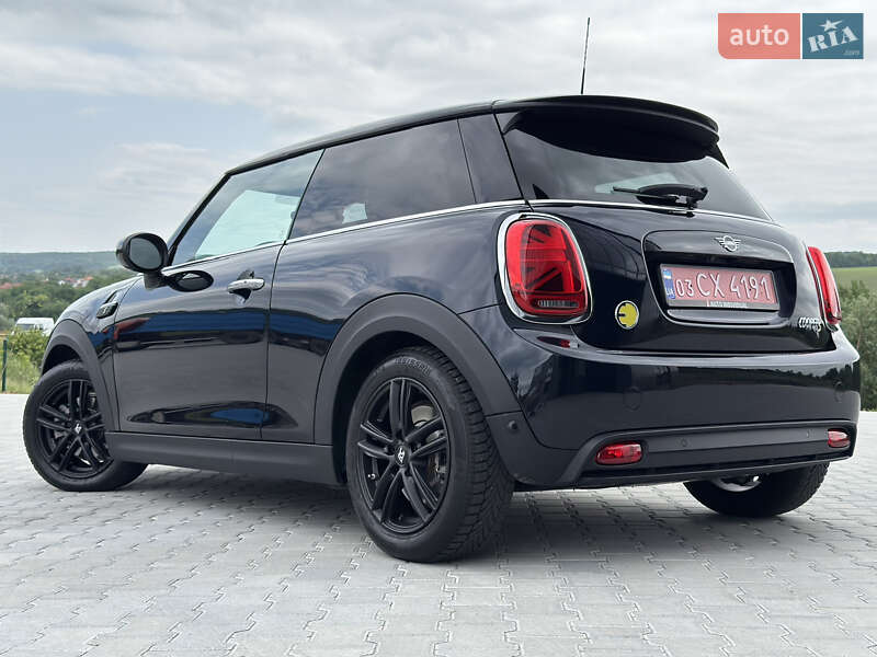 Хэтчбек MINI Cooper 2023 в Черновцах