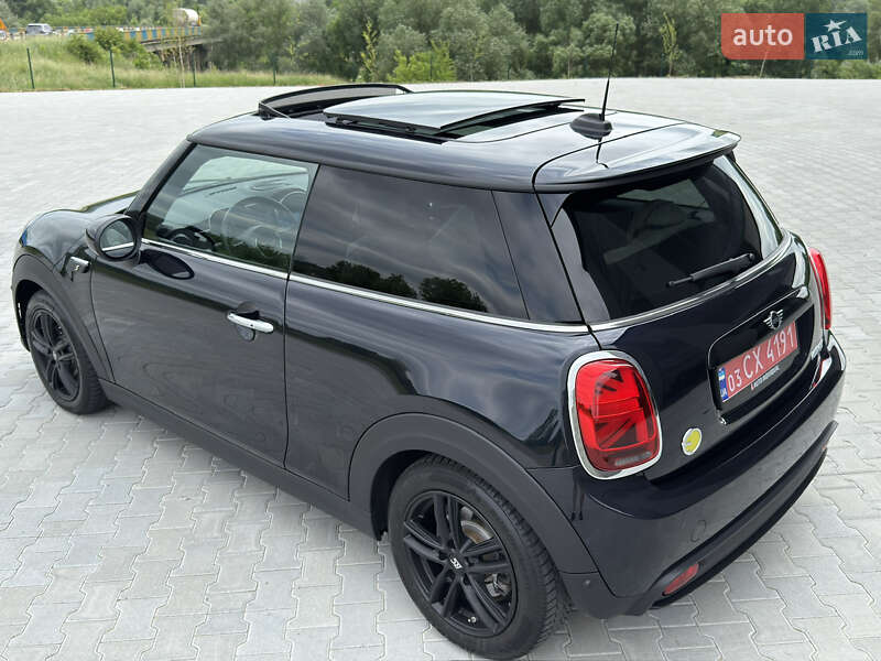 Хэтчбек MINI Cooper 2023 в Черновцах