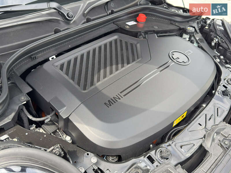 Хэтчбек MINI Cooper 2023 в Черновцах