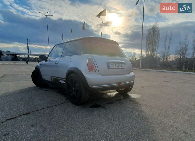 Хэтчбек MINI Cooper 2004 в Одессе