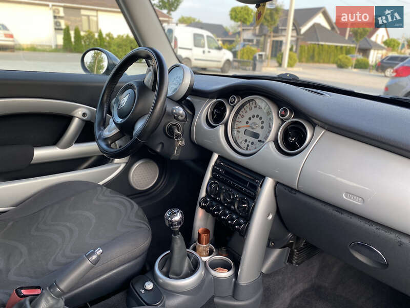 Хетчбек MINI Cooper 2002 в Винниках
