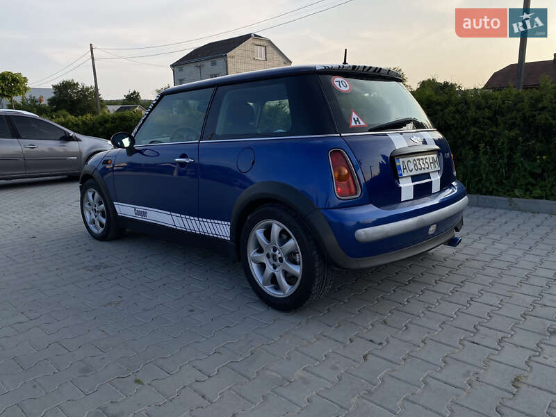 Хетчбек MINI Cooper 2002 в Винниках