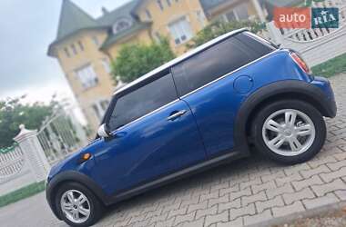 Хэтчбек MINI Cooper 2009 в 