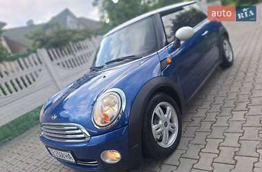 Хэтчбек MINI Cooper 2009 в 