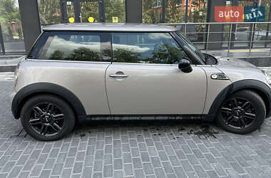 Хэтчбек MINI Cooper 2012 в 