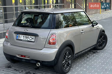 Хэтчбек MINI Cooper 2012 в 