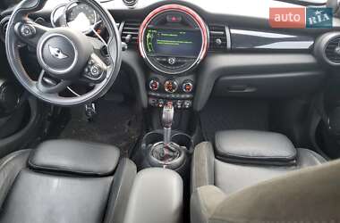 Хэтчбек MINI Cooper 2016 в 
