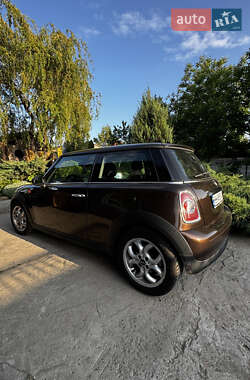 Хетчбек MINI Cooper 2011 в 