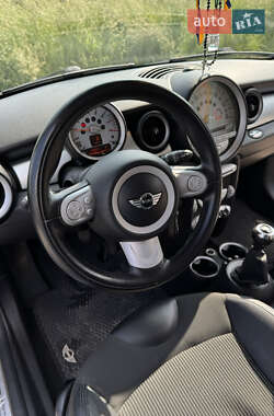 Хэтчбек MINI Cooper 2009 в 