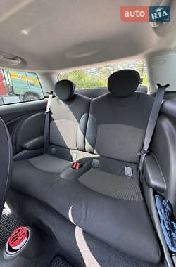 Хэтчбек MINI Cooper 2009 в 