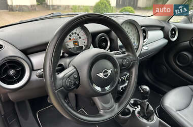 Хэтчбек MINI Cooper 2011 в 