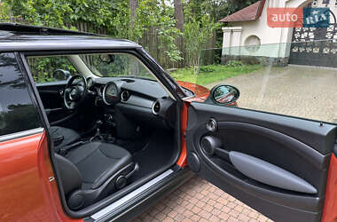 Хэтчбек MINI Cooper 2011 в 
