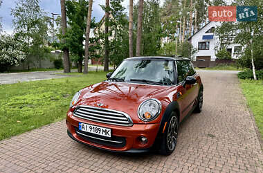 Хэтчбек MINI Cooper 2011 в 