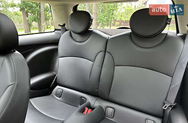 Хэтчбек MINI Cooper 2011 в 