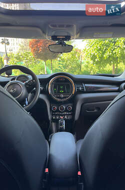 Хэтчбек MINI Cooper 2021 в 