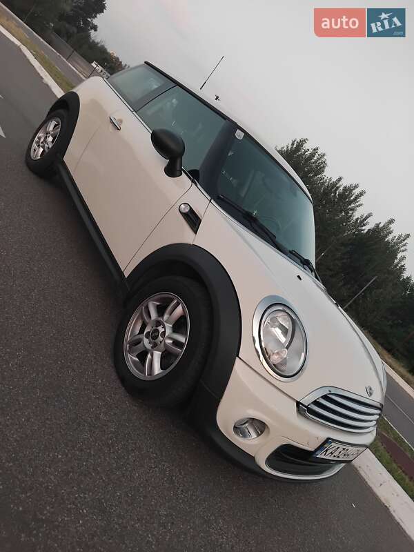 Хэтчбек MINI Cooper 2011 в Киеве
