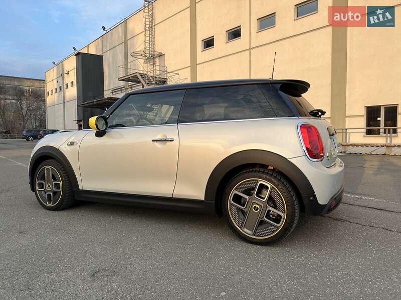 Хэтчбек MINI Cooper 2019 в Киеве