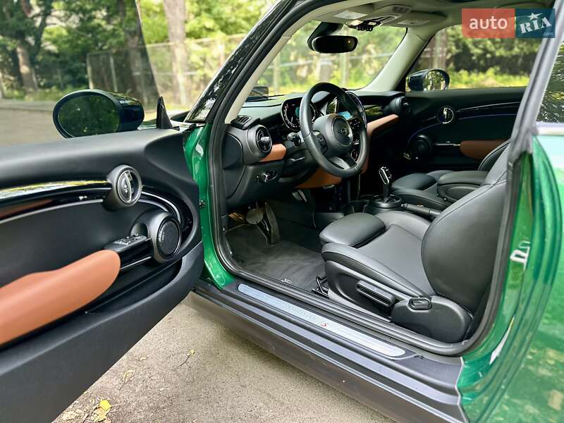 Хэтчбек MINI Cooper 2022 в Киеве