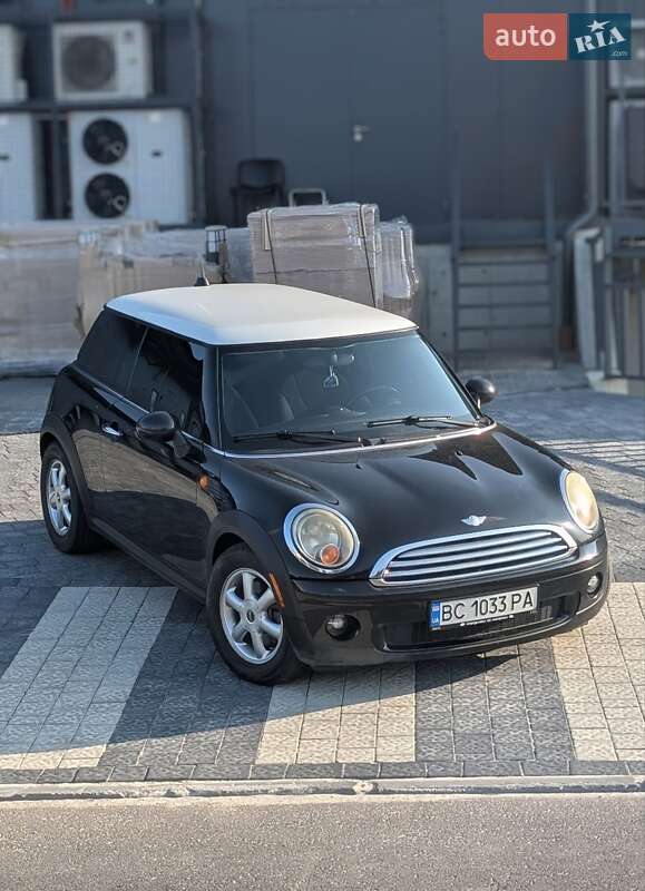 Хэтчбек MINI Cooper 2009 в 