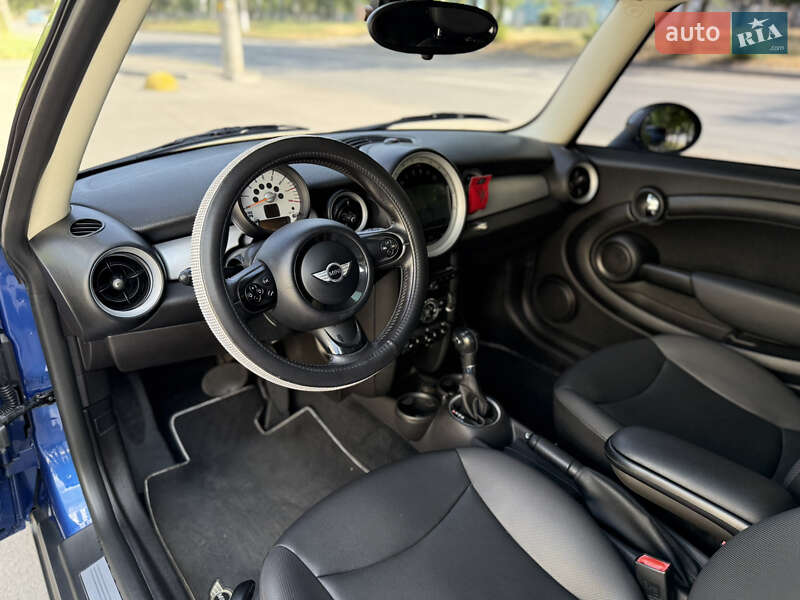 Хэтчбек MINI Cooper 2012 в Днепре