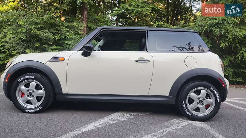 Хэтчбек MINI Cooper 2010 в Киеве