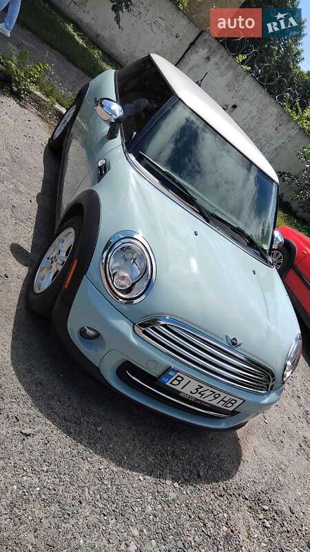 Хэтчбек MINI Cooper 2013 в 