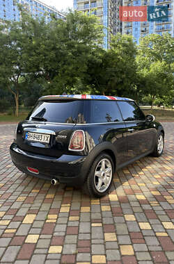Хэтчбек MINI Cooper 2007 в 