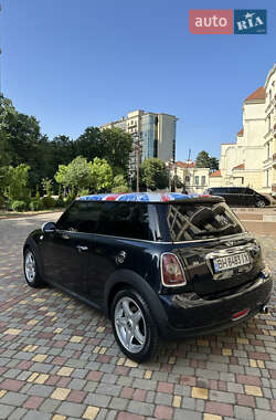 Хэтчбек MINI Cooper 2007 в 