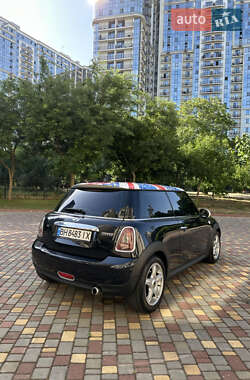 Хэтчбек MINI Cooper 2007 в 