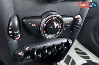Хэтчбек MINI Cooper 2012 в 