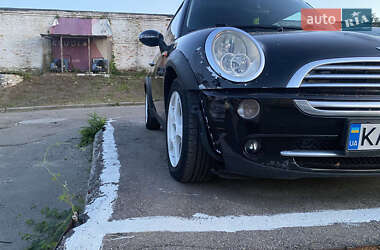 Хэтчбек MINI Cooper 2005 в 