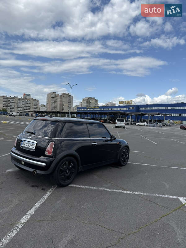 Хэтчбек MINI Cooper 2003 в Киеве