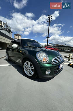 Хэтчбек MINI Cooper 2012 в 
