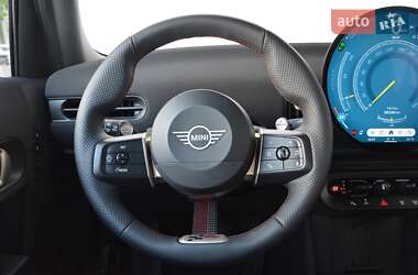 Хэтчбек MINI Cooper 2024 в 