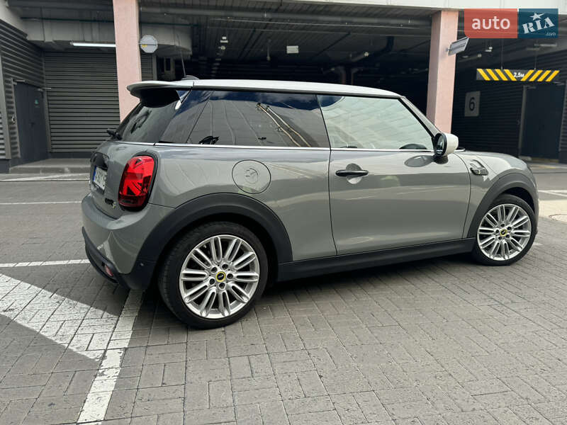 Хэтчбек MINI Cooper 2021 в Киеве