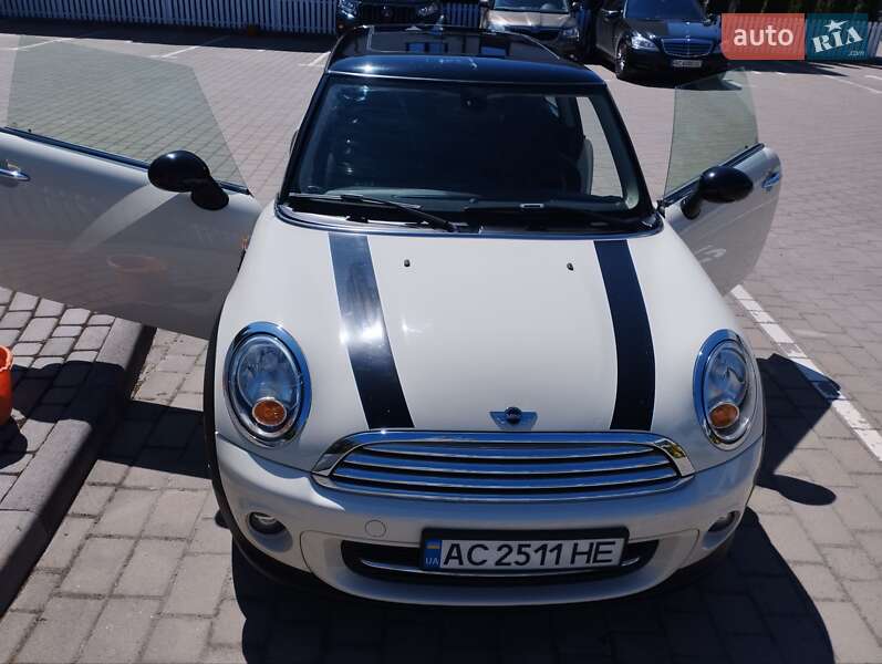 Хэтчбек MINI Cooper 2013 в 
