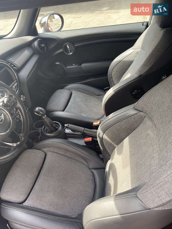 Хэтчбек MINI Cooper 2016 в Киеве