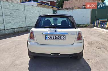Хэтчбек MINI Cooper 2010 в 