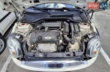 Хэтчбек MINI Cooper 2010 в 