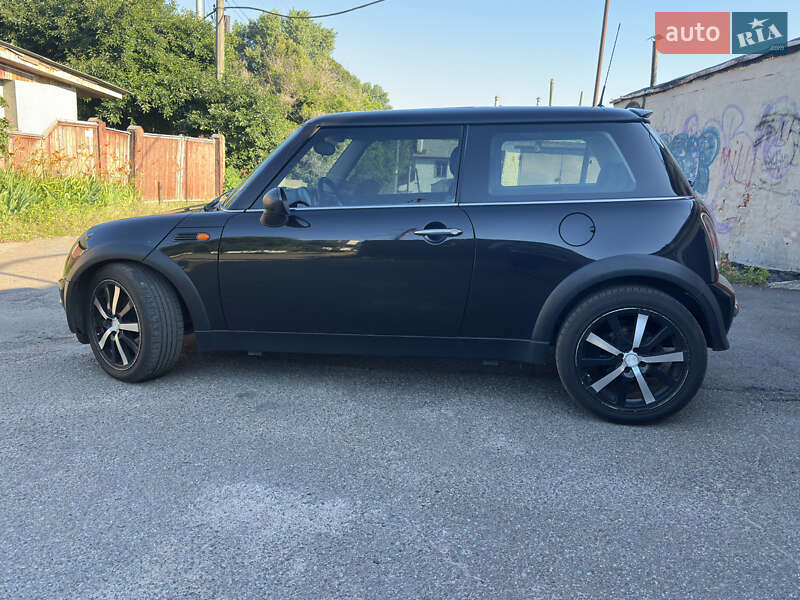Хэтчбек MINI Cooper 2002 в Чернигове