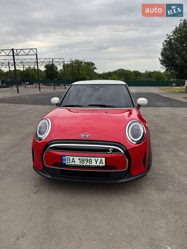 Хэтчбек MINI Cooper 2022 в Кропивницком