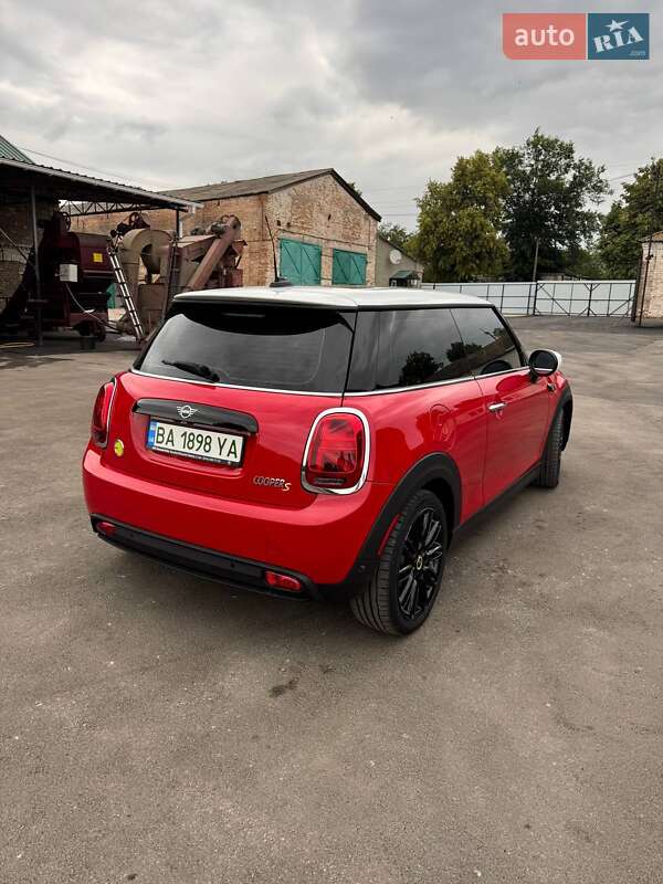 Хэтчбек MINI Cooper 2022 в Кропивницком