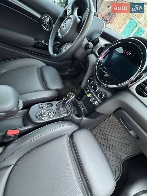 Хэтчбек MINI Cooper 2022 в Кропивницком