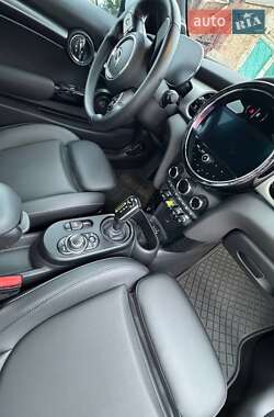 Хэтчбек MINI Cooper 2022 в 